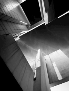 黑白建筑空间独特视角