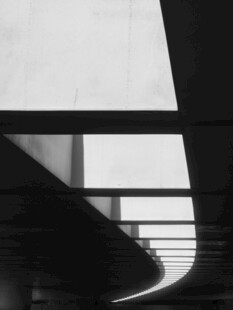 黑白建筑线条抽象艺术