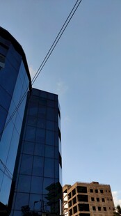 现代玻璃幕墙高楼建筑