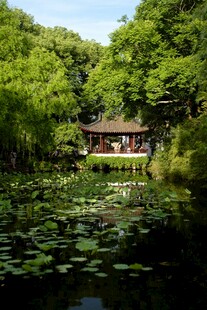 湖畔古亭