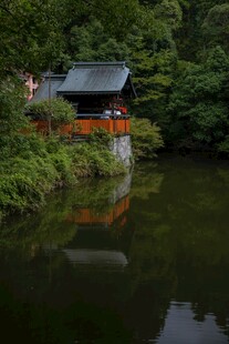 湖畔古亭