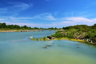 美丽湖畔风光