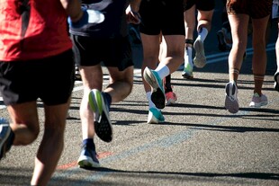 跑步者的动感瞬间