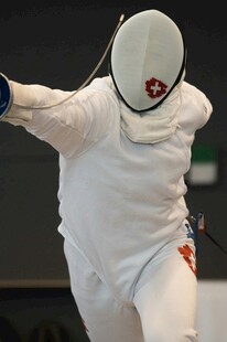 击剑运动员赛场英姿