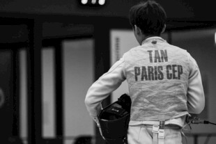 击剑运动员背影