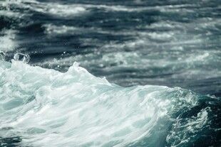 汹涌海浪