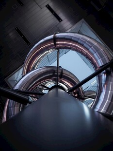 未来感科技风环形建筑空间