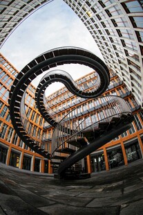 独特螺旋建筑外观