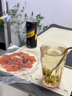火腿片与饮品