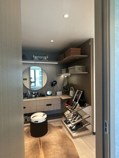 现代简约风家庭健身房一角