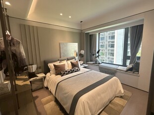 现代简约风格温馨卧室