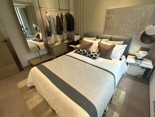 现代简约风格温馨卧室