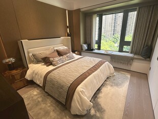 现代简约风格温馨卧室