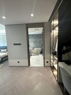 现代简约风卧室衣帽间