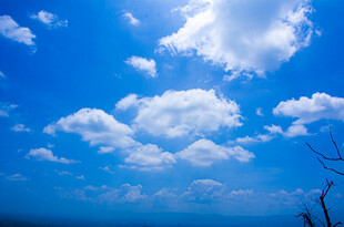 蓝天白云