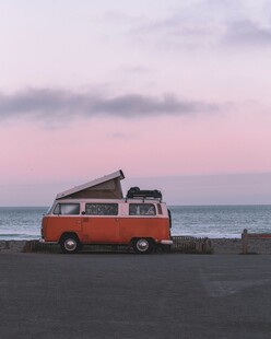 海边复古露营车