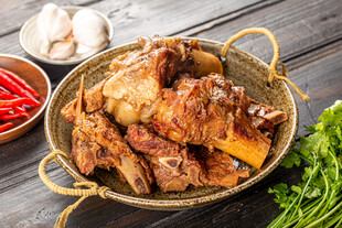 美味卤味大骨头