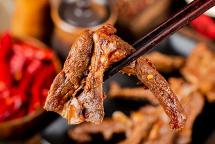 美味麻辣鸭锁骨