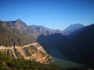 壮丽峡谷山水风光