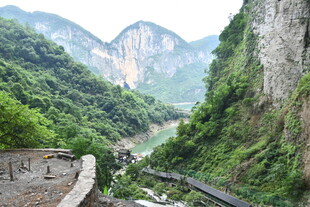 山间河谷美景