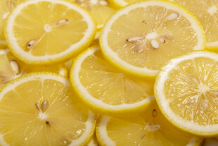 新鲜柠檬切片