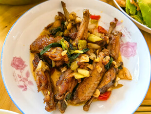 美味香辣炒鸡翅