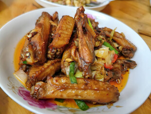 香辣美味鸡翅尖