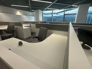 现代开放式办公区域场景