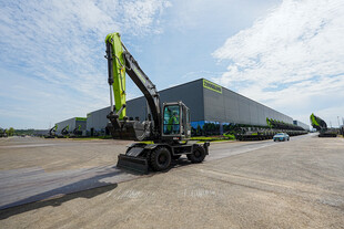 户外的大型机械设备