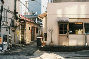 日式小巷的静谧日常