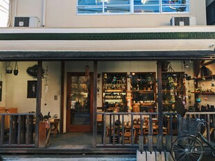 温馨街边小店外观