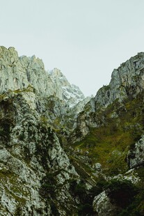 巍峨山峦