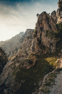 壮丽山间岩石景观