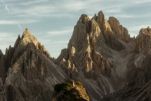 壮丽巍峨的高山景观