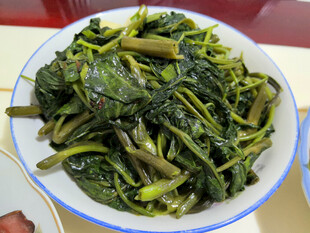一盘鲜嫩炒青菜