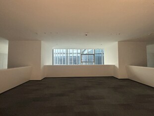 空旷室内空间展示