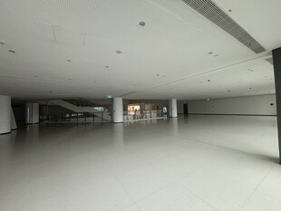 空旷现代室内空间场景