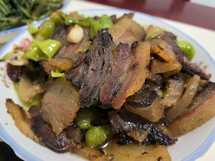 美味腊肉炒菜