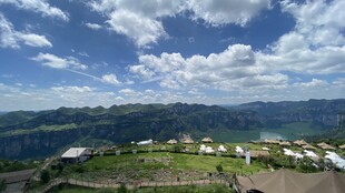 山间露营地的美丽风光