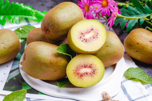 新鲜猕猴桃