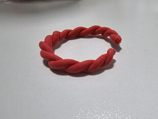 红色橡皮泥手工手链