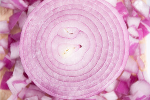 粉色洋葱切片