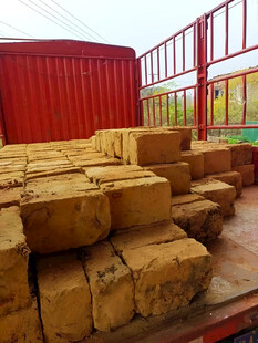 卡车上的砖块