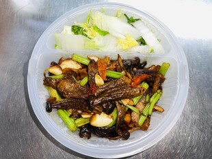 鹿茸菌炒肉