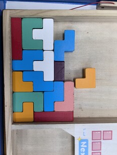 多彩积木拼图展示