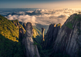 壮丽山峦云海景观
