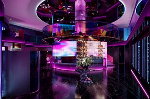 炫酷时尚的室内娱乐空间