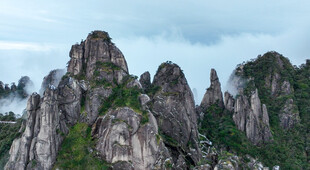 壮丽奇峰景观
