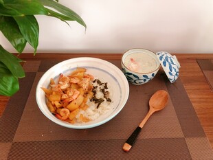美味虾仁盖饭