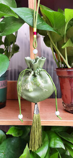 绿植与古风香囊